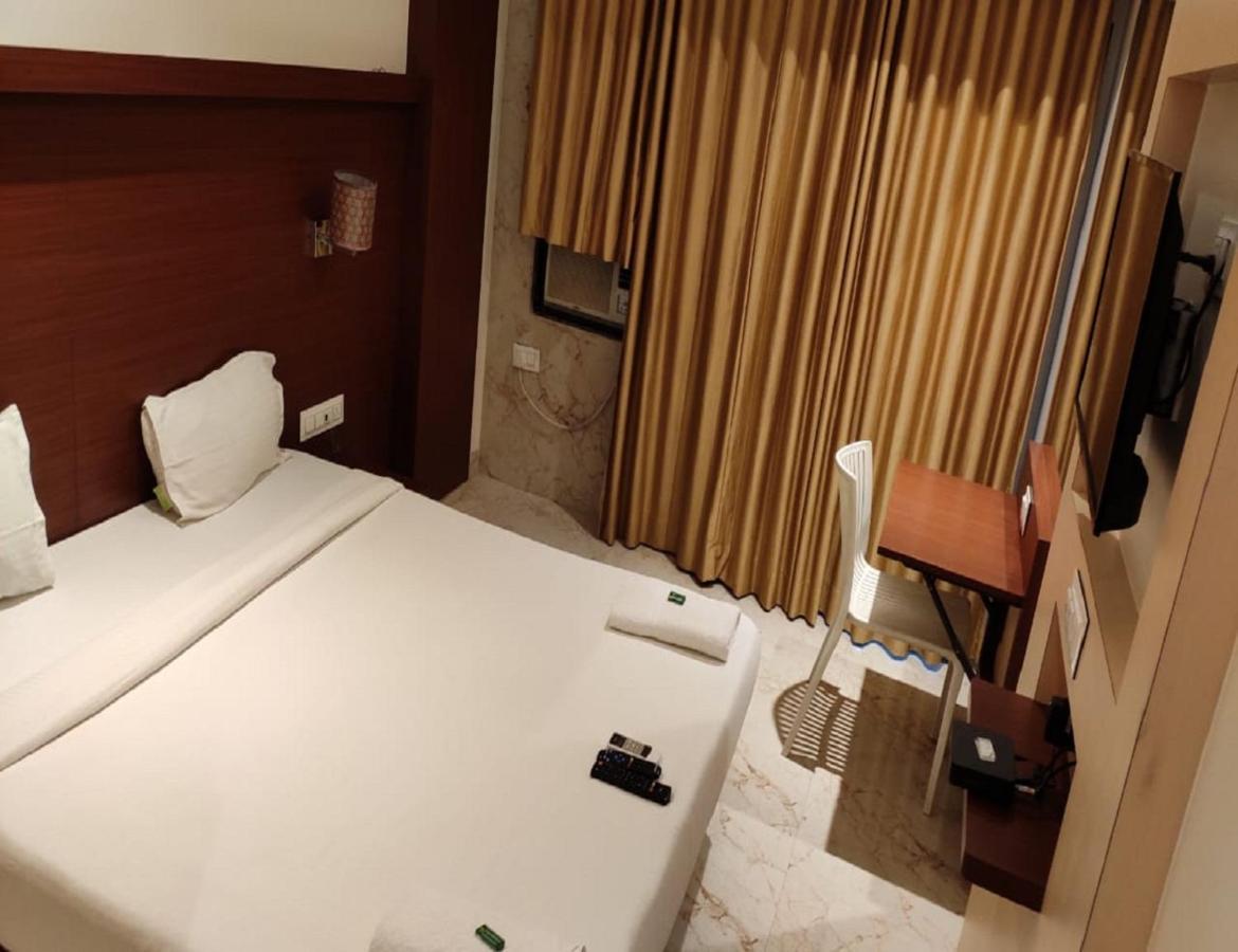 Fabhotel Spring Inn - Nr Borivali Station Malad Екстериор снимка