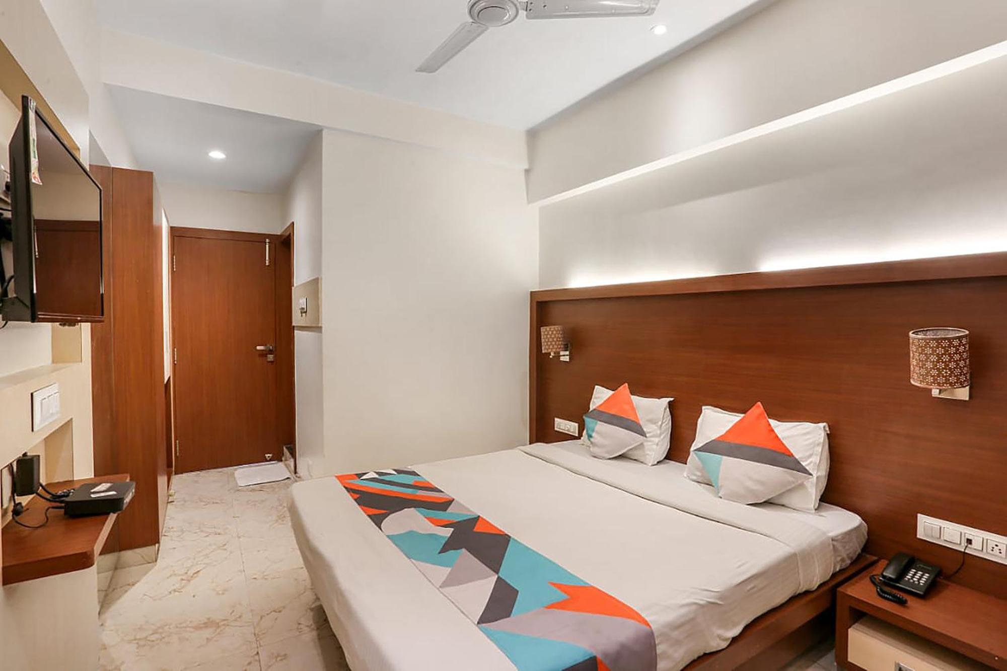 Fabhotel Spring Inn - Nr Borivali Station Malad Екстериор снимка