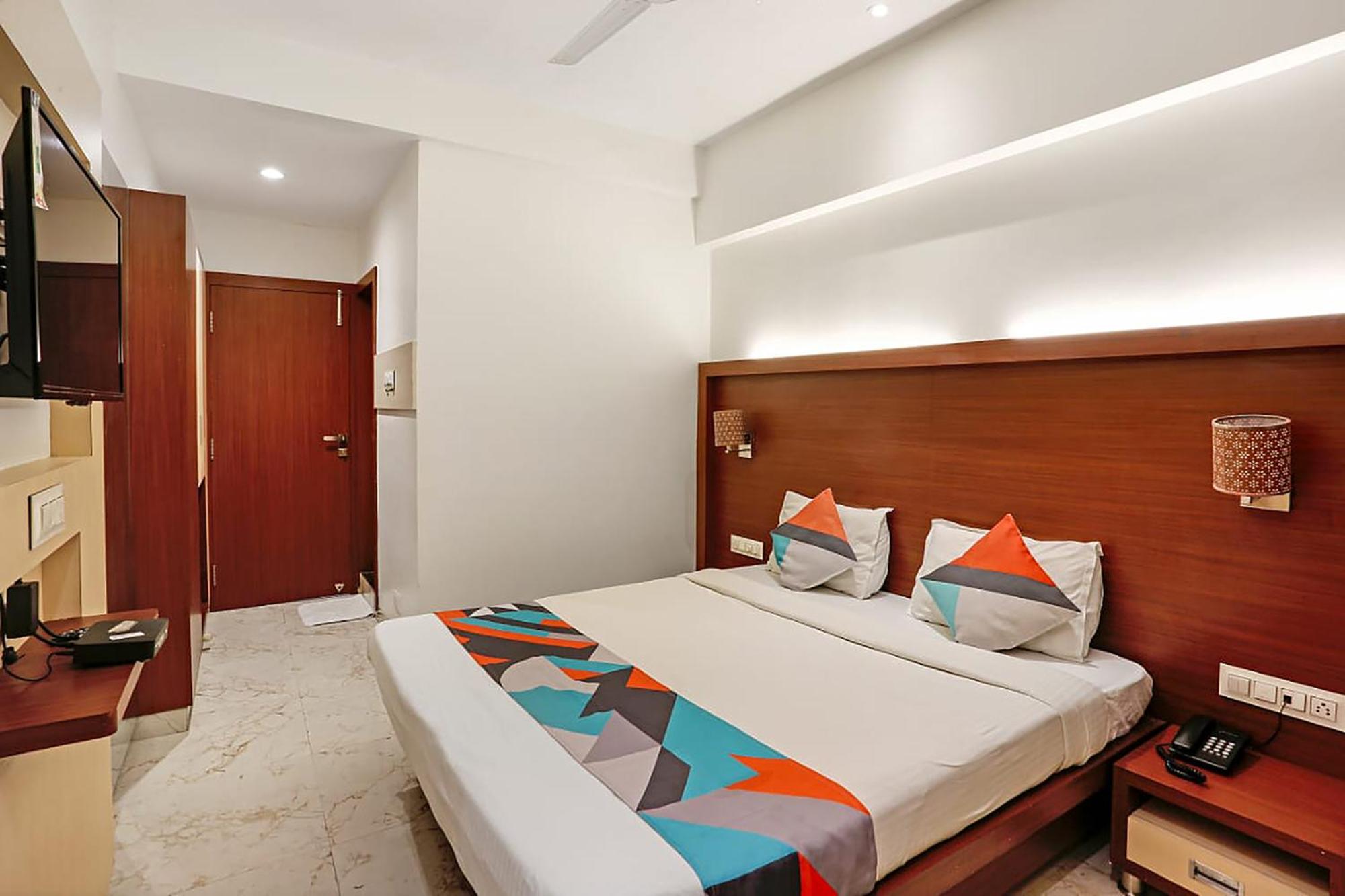 Fabhotel Spring Inn - Nr Borivali Station Malad Екстериор снимка